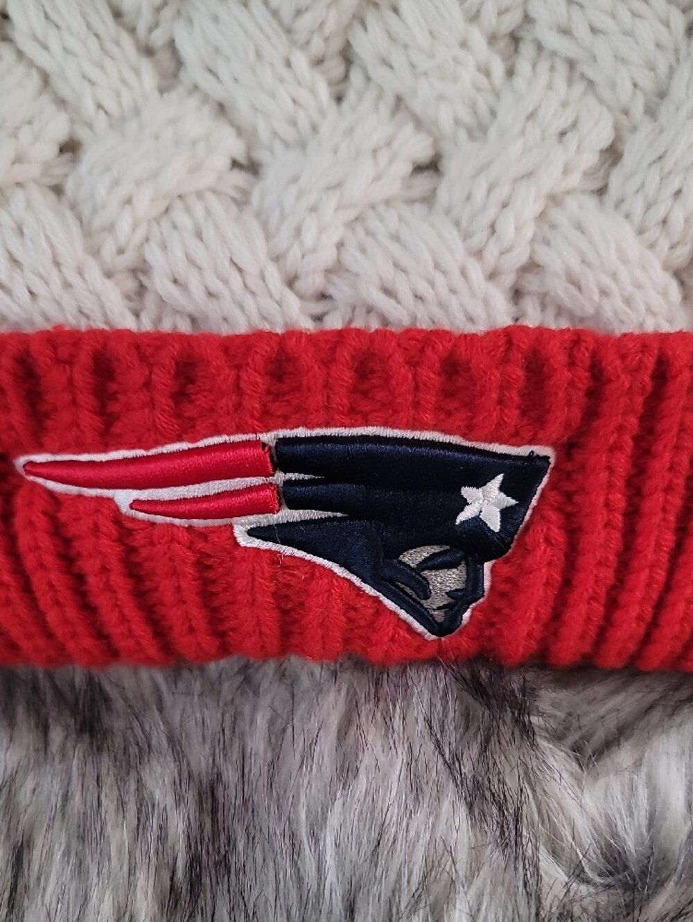 Women's NFL New England Patriots Cream Cable Knit Pom Beanie with Red Cuff - Picture 6 of 10